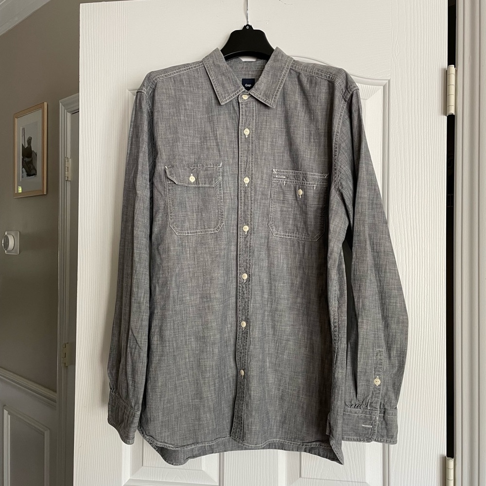 Men’s long-sleeve button down shirt